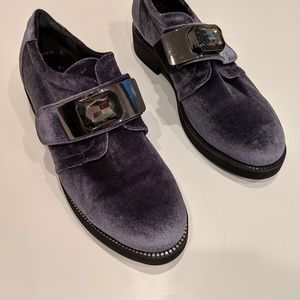 Velvet shoes